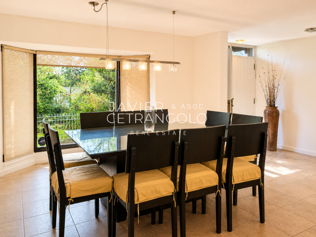 Casa ID.422 - Excelente Casa de 4 Dormitorios + Dependencia, Piscina y Parrillero en San Rafael 