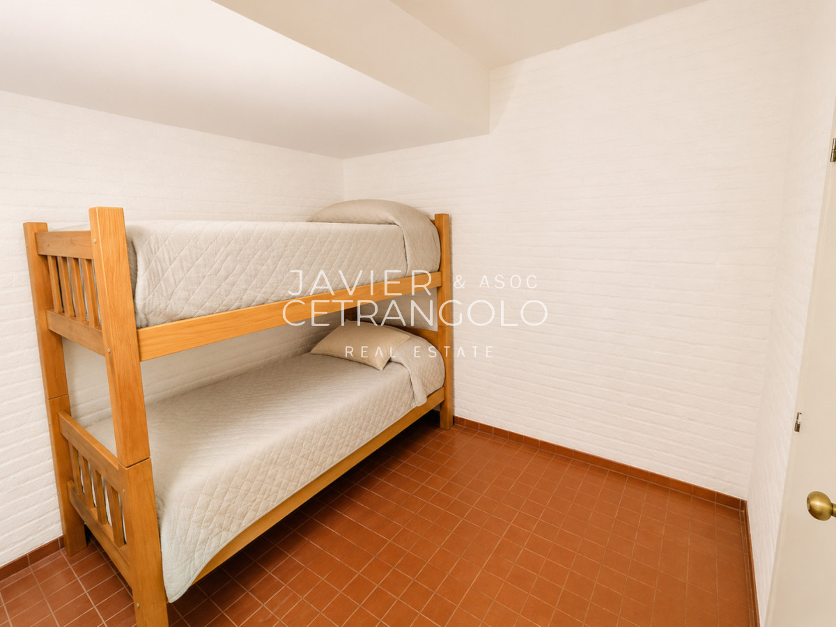 Casa ID.422 - Excelente Casa de 4 Dormitorios + Dependencia, Piscina y Parrillero en San Rafael 