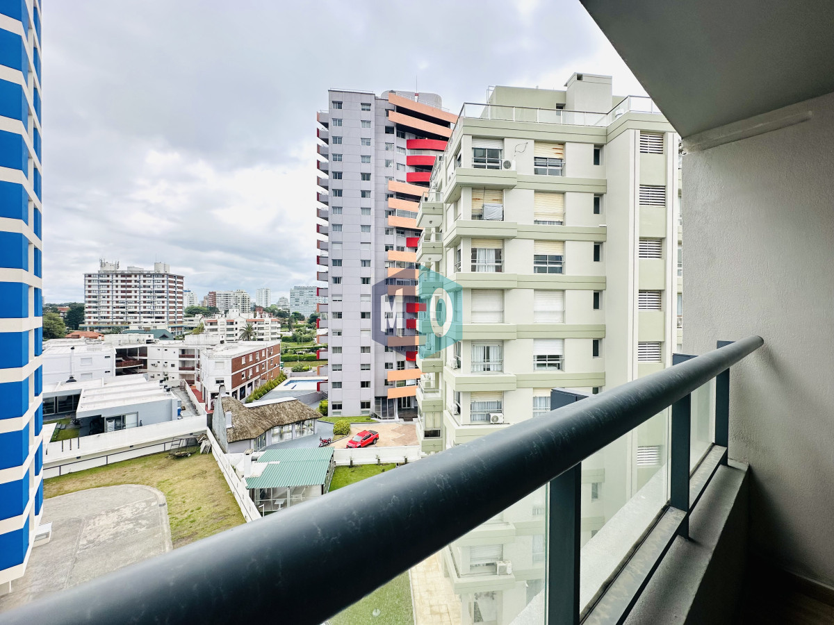 Apartamento ID.1161 - Apartamento de 2 Dormitorios Alquiler Anual, Playa Brava, Punta del Este