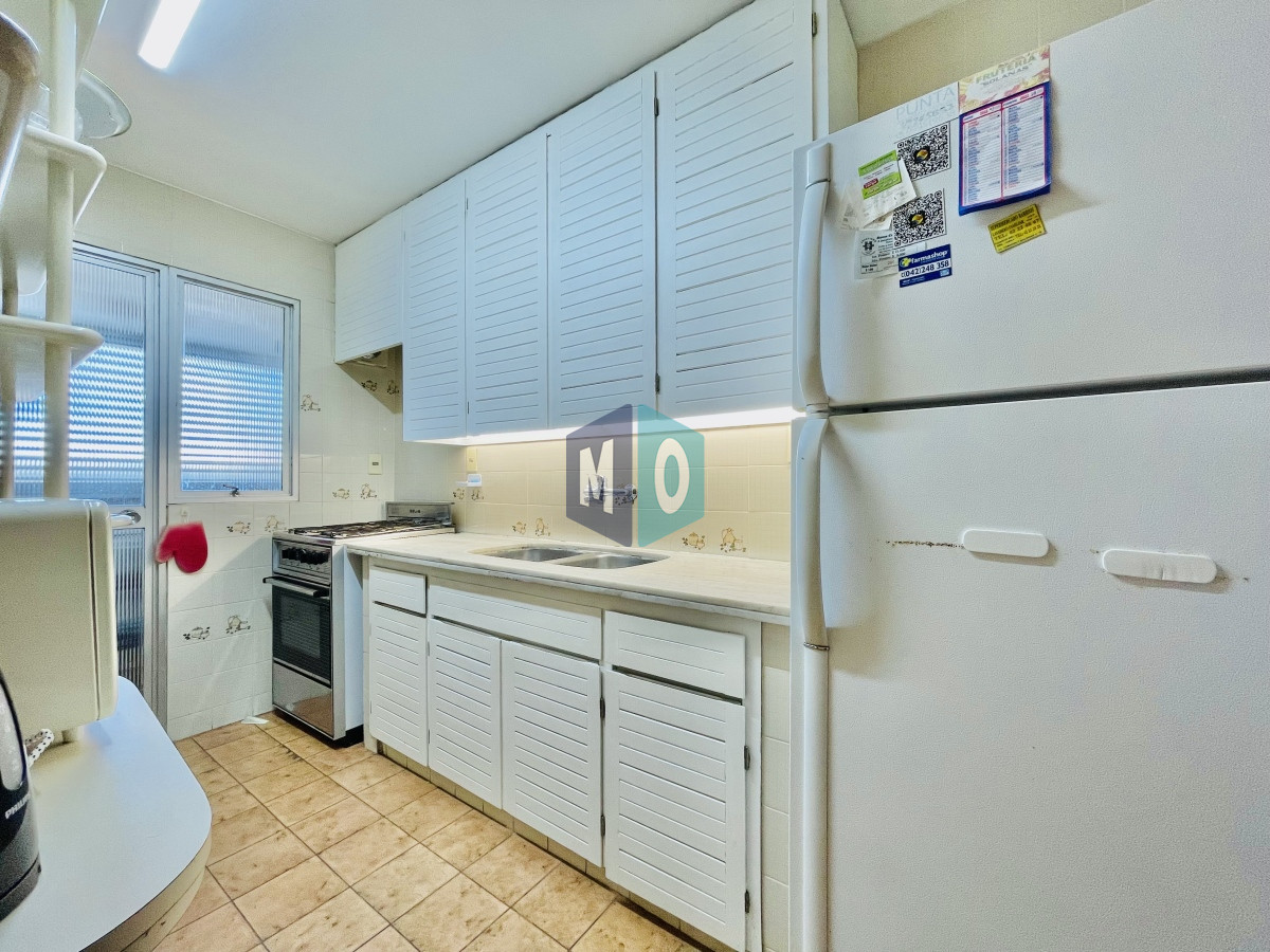 Apartamento ID.442 - Apartamento de 3 Dormitorios en Playa Mansa con Vista al Mar