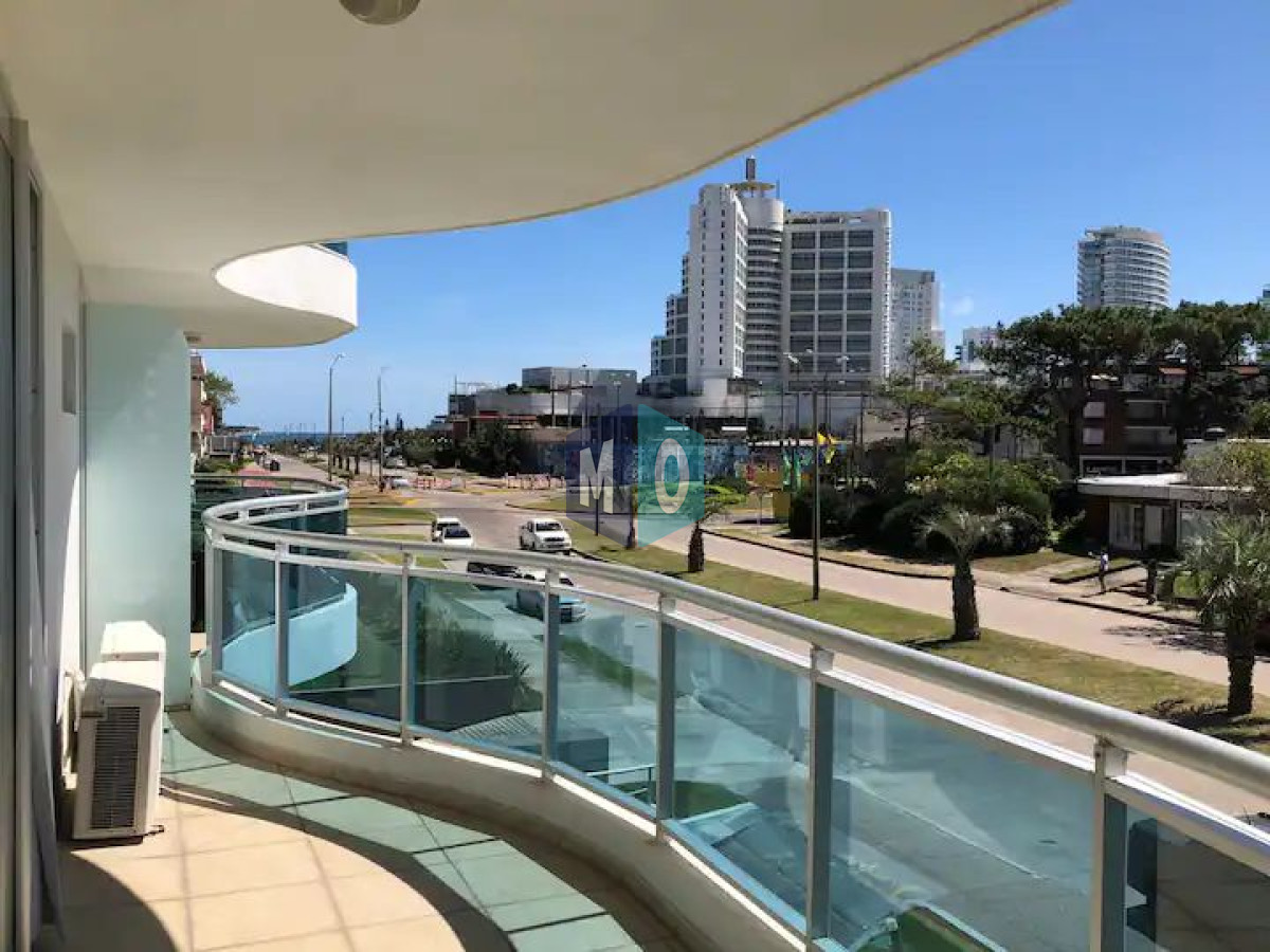 Apartamento ID.262 - Apartamento de 1 Dormitorio en Torre con Servicios, Cerca del Mar - Punta del Este