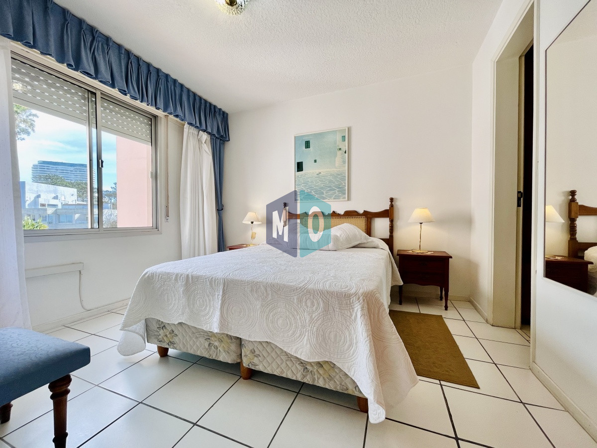 Apartamento ID.149 - Apartamento en Venta de 2 Dormitorios en Playa Mansa, a pasos del mar