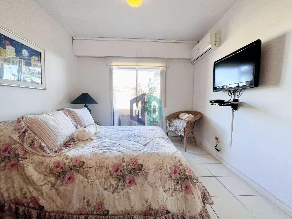 Apartamento ID.385 - Penthouse de 3 Dormitorios y Parrillero a metros de Playa Mansa, Venta Punta del Este