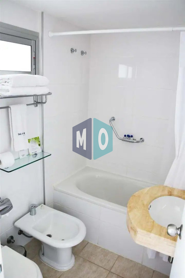 Apartamento ID.262 - Apartamento de 1 Dormitorio en Torre con Servicios, Cerca del Mar - Punta del Este