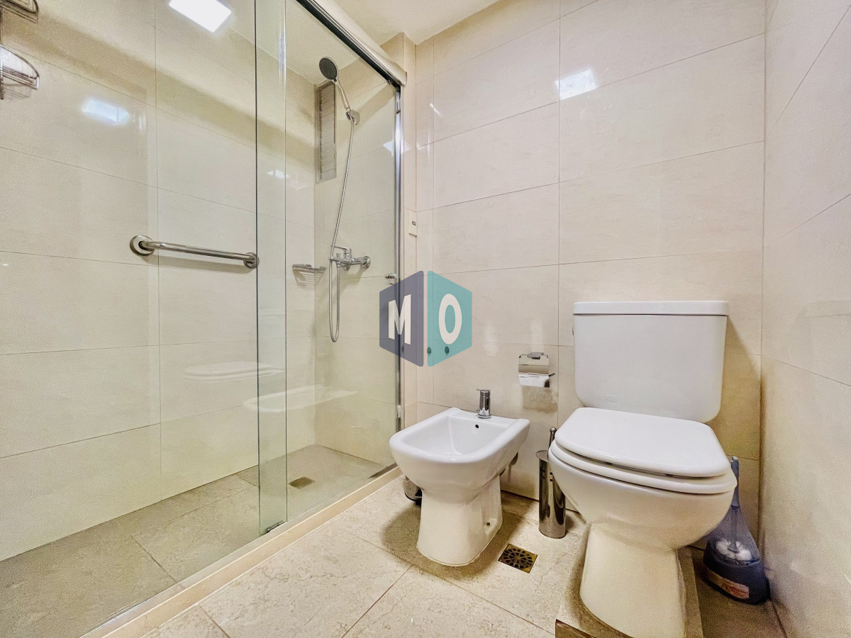 Apartamento ID.442 - Apartamento de 3 Dormitorios en Playa Mansa con Vista al Mar