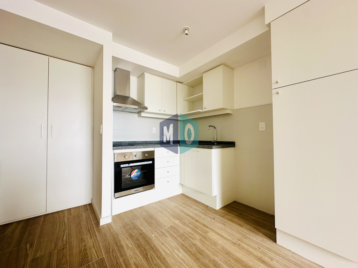 Apartamento ID.1161 - Apartamento de 2 Dormitorios Alquiler Anual, Playa Brava, Punta del Este