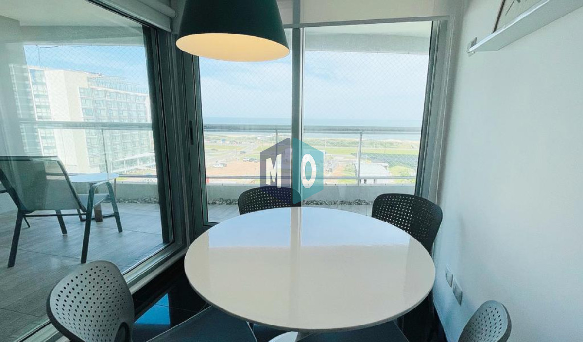 Apartamento ID.551 - Alquiler temporario de apartamento de tres dormitorios con parrillero en playa Brava, Punta del Este