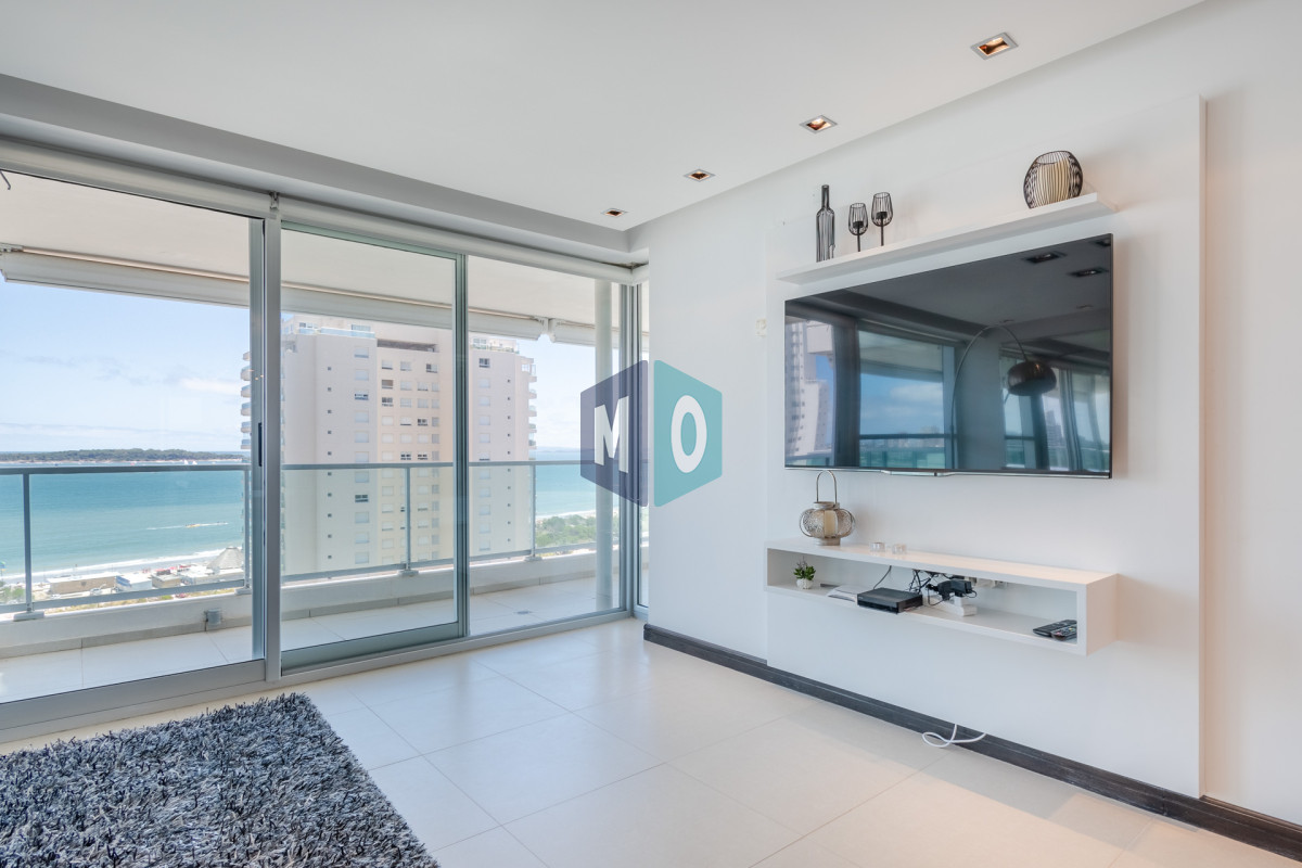 Apartamento ID.532 - Venta de Excelente Apartamento de 3 Dormitorios con Vista al Mar, Playa Mansa, Punta del Este