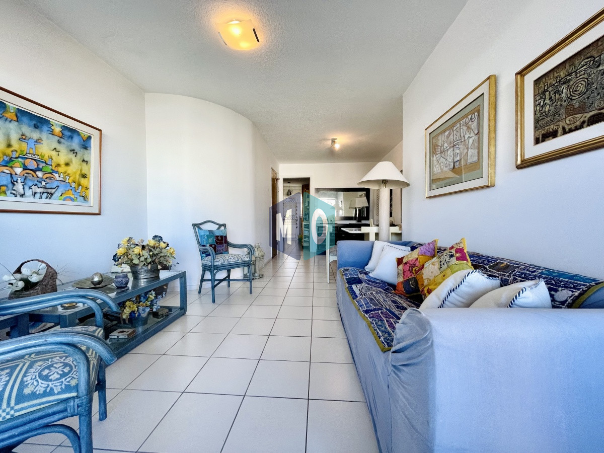 Apartamento ID.385 - Penthouse de 3 Dormitorios y Parrillero a metros de Playa Mansa, Venta Punta del Este