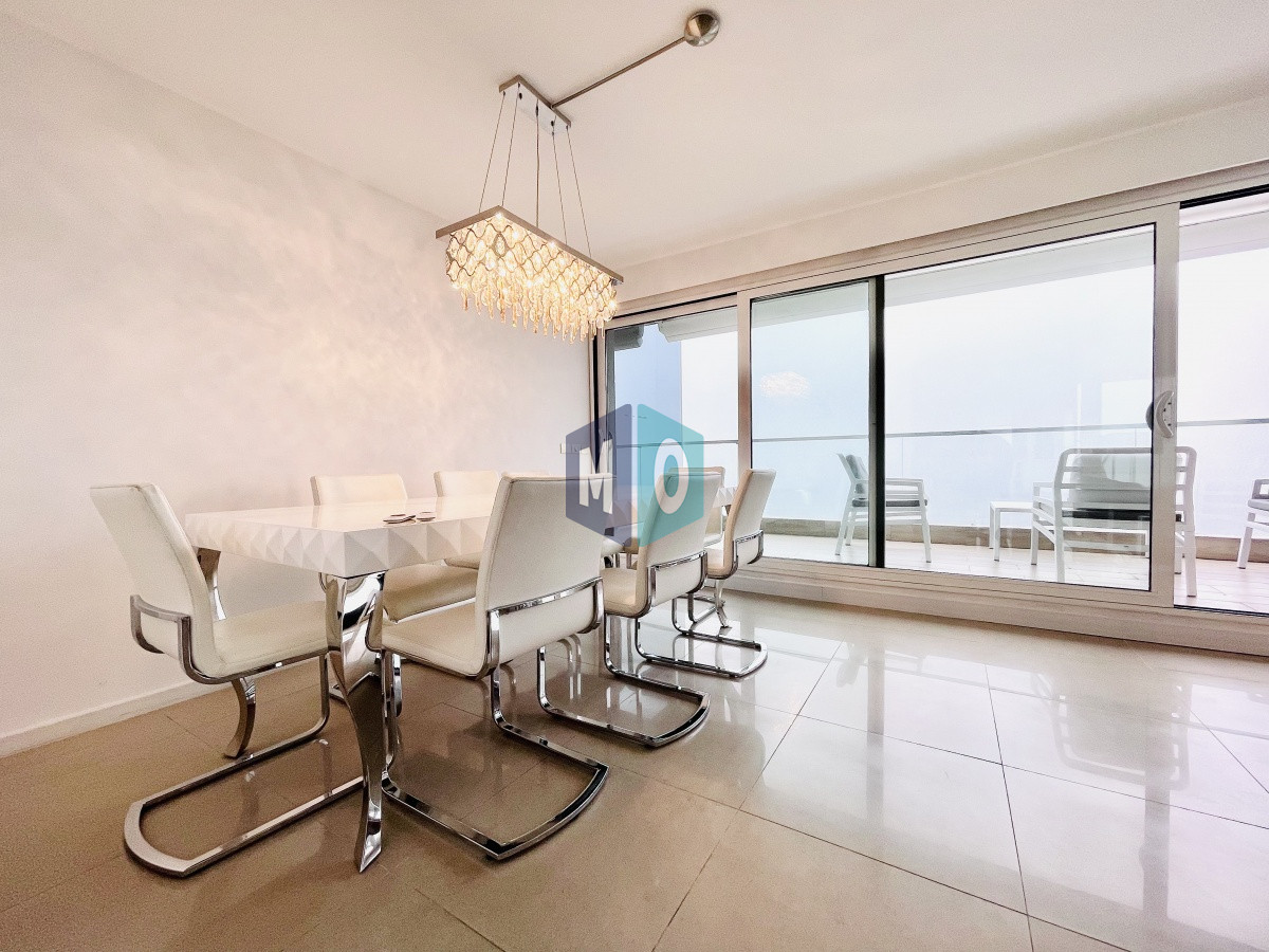 Apartamento ID.576 - Moderno Apartamento de 3 Suites en Playa Mansa con Vista al Mar
