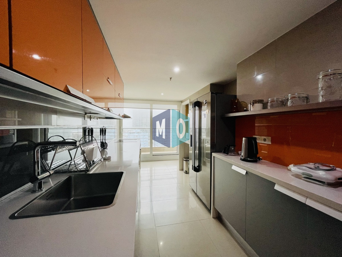 Apartamento ID.576 - Moderno Apartamento de 3 Suites en Playa Mansa con Vista al Mar