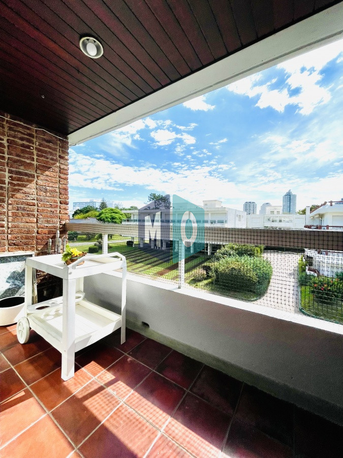 Apartamento ID.666 - Apartamento de 2 Dormitorios en Aidy Grill a Pocos Metros de Playa Brava - Venta