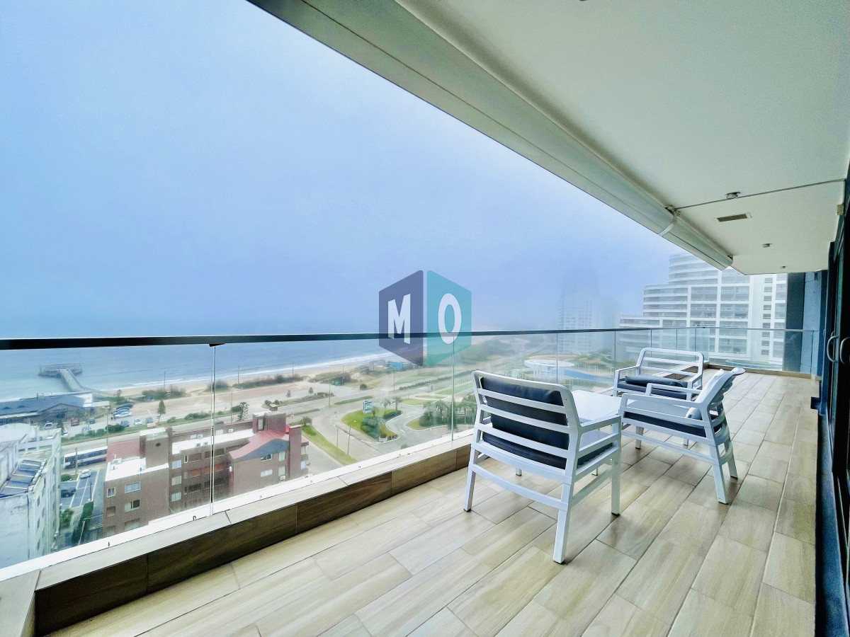 Apartamento ID.576 - Moderno Apartamento de 3 Suites en Playa Mansa con Vista al Mar