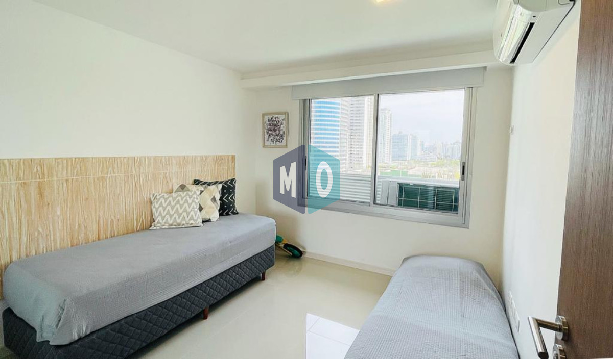 Apartamento ID.551 - Alquiler temporario de apartamento de tres dormitorios con parrillero en playa Brava, Punta del Este