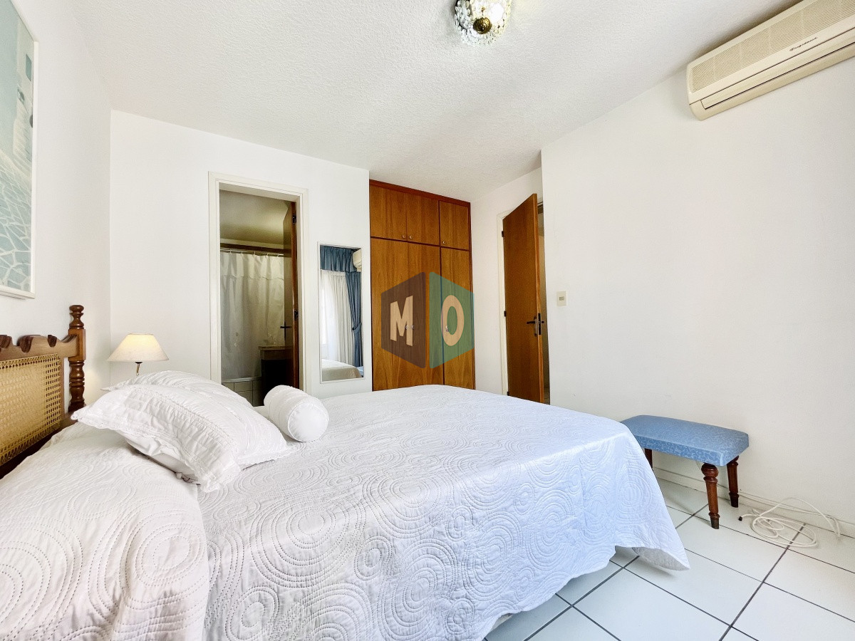 Apartamento ID.149 - Apartamento en Venta de 2 Dormitorios en Playa Mansa, a pasos del mar