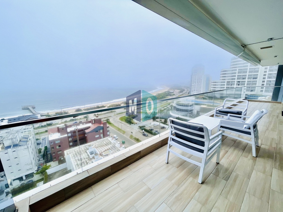 Apartamento ID.576 - Moderno Apartamento de 3 Suites en Playa Mansa con Vista al Mar