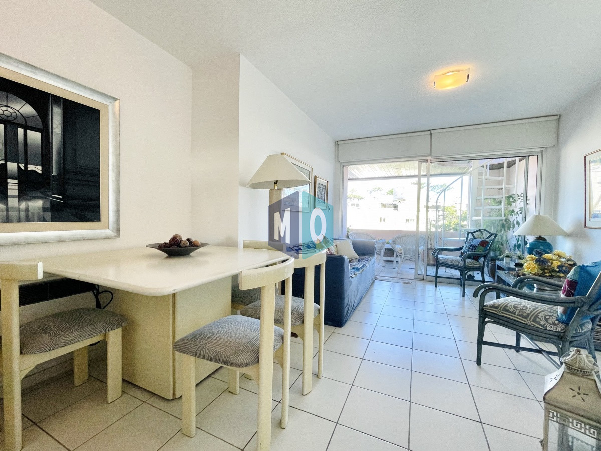 Apartamento ID.385 - Penthouse de 3 Dormitorios y Parrillero a metros de Playa Mansa, Venta Punta del Este