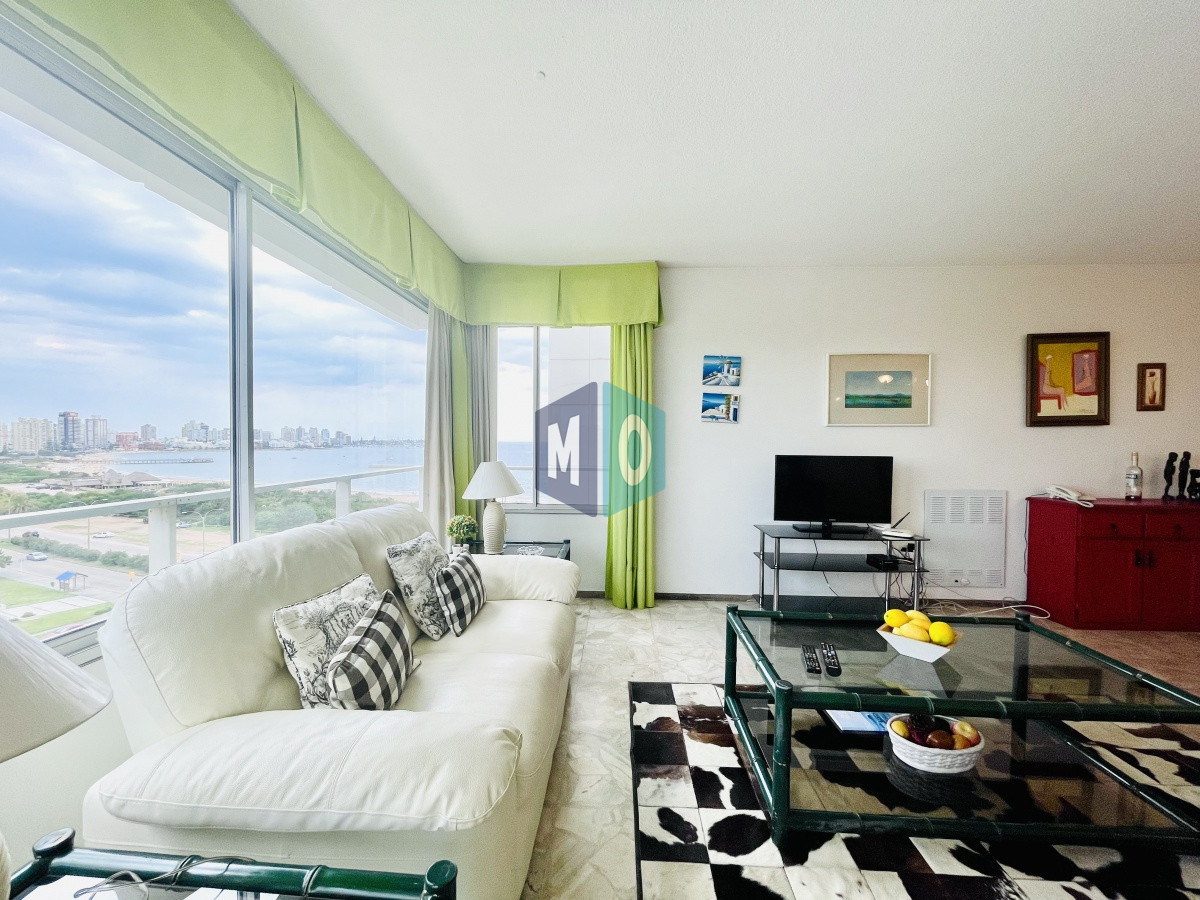 Apartamento ID.185 - Apartamento de 2 Dormitorios Frente al Mar, con Vista - Playa Mansa, Venta