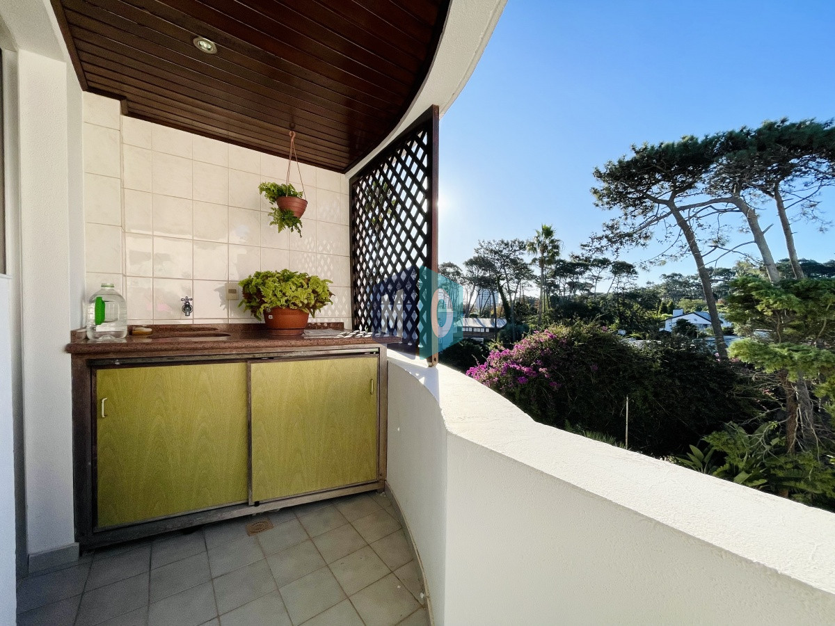 Apartamento ID.385 - Penthouse de 3 Dormitorios y Parrillero a metros de Playa Mansa, Venta Punta del Este