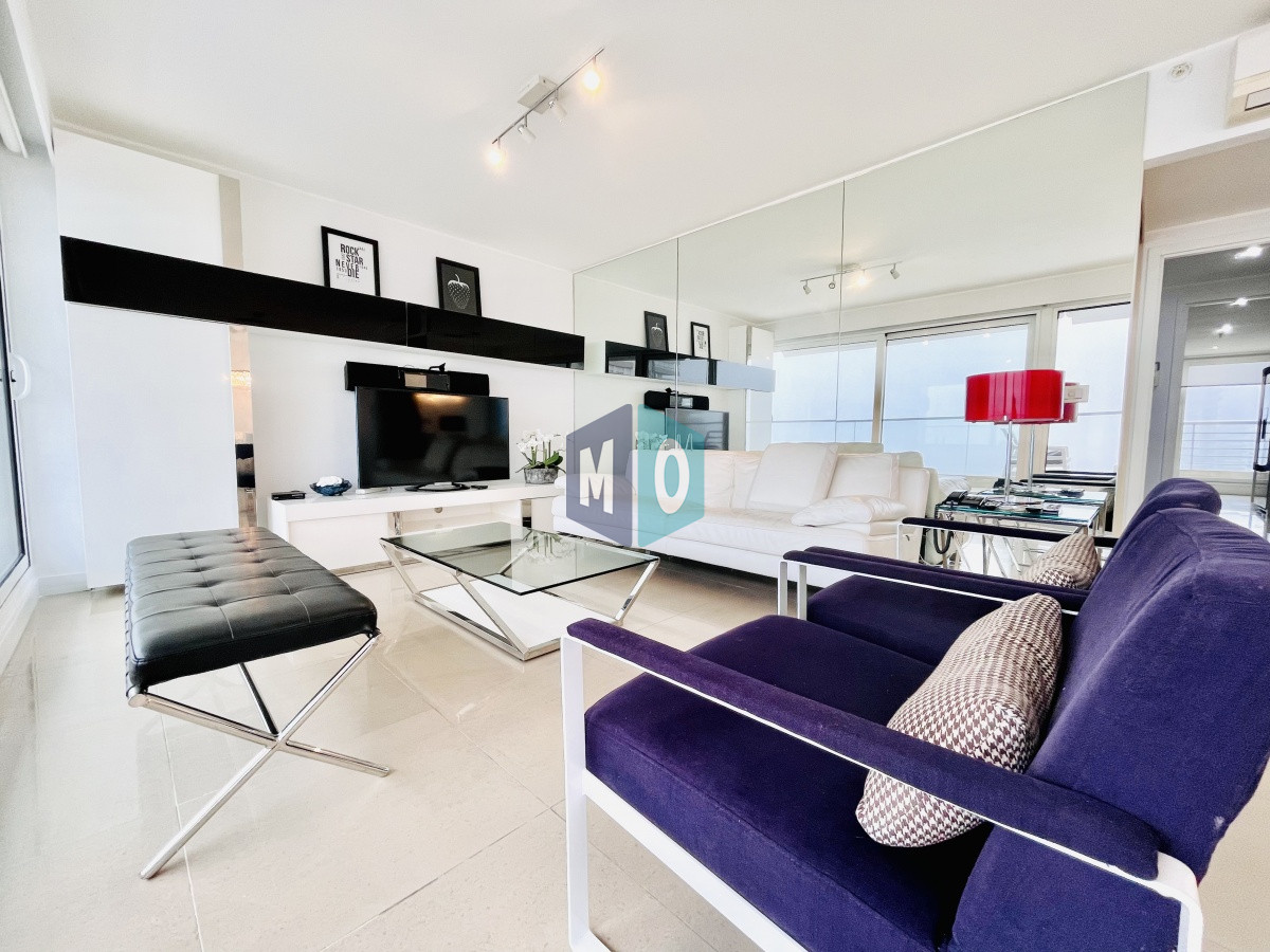 Apartamento ID.576 - Moderno Apartamento de 3 Suites en Playa Mansa con Vista al Mar