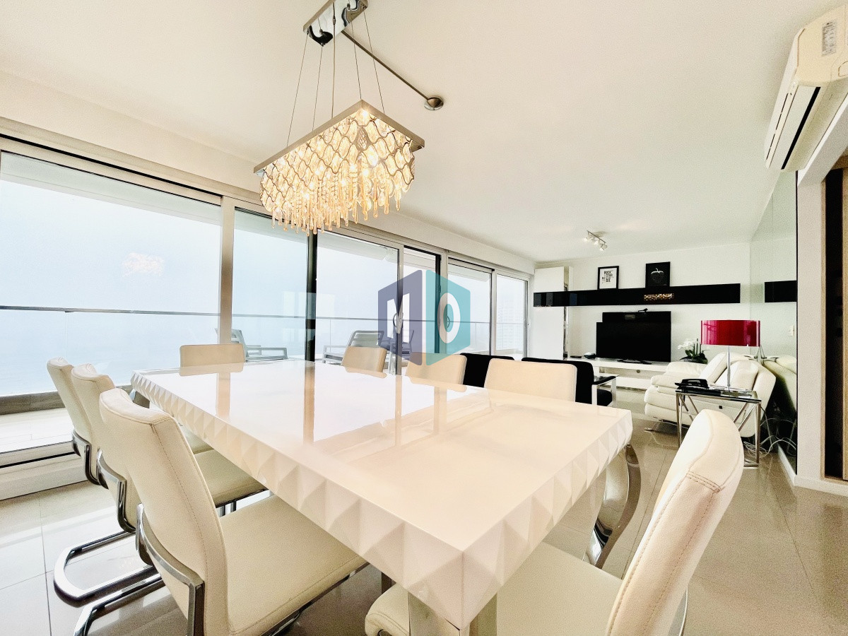 Apartamento ID.576 - Moderno Apartamento de 3 Suites en Playa Mansa con Vista al Mar