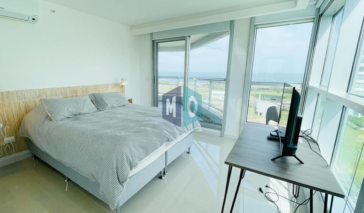 Apartamento ID.551 - Alquiler temporario de apartamento de tres dormitorios con parrillero en playa Brava, Punta del Este