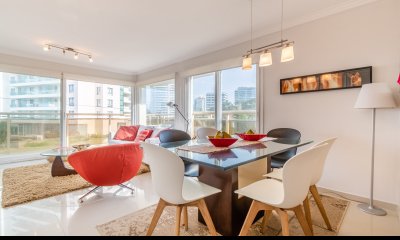 Moderno Apartamento de 3 Dormitorios En Venta, Playa Brava