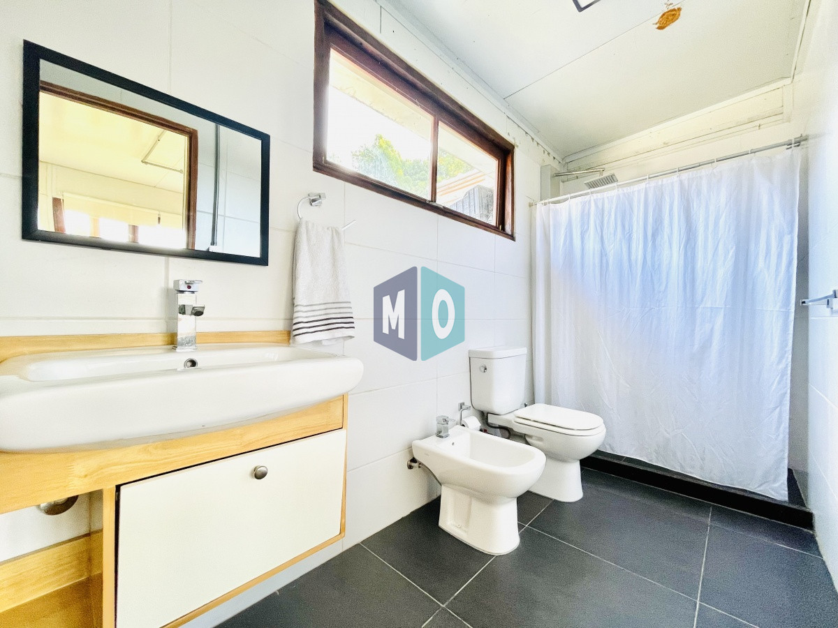 Casa ID.993 - Moderna Casa de 2 Dormitorios, Piscina Climatizada y Parrillero en La Barra, Alquiler Anual e Invernal