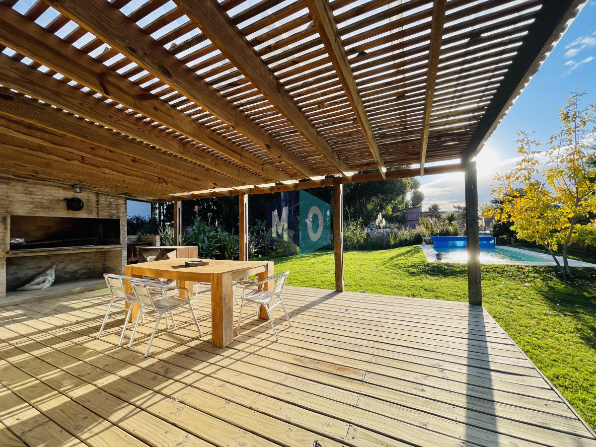 Casa ID.993 - Moderna Casa de 2 Dormitorios, Piscina Climatizada y Parrillero en La Barra, Alquiler Anual e Invernal