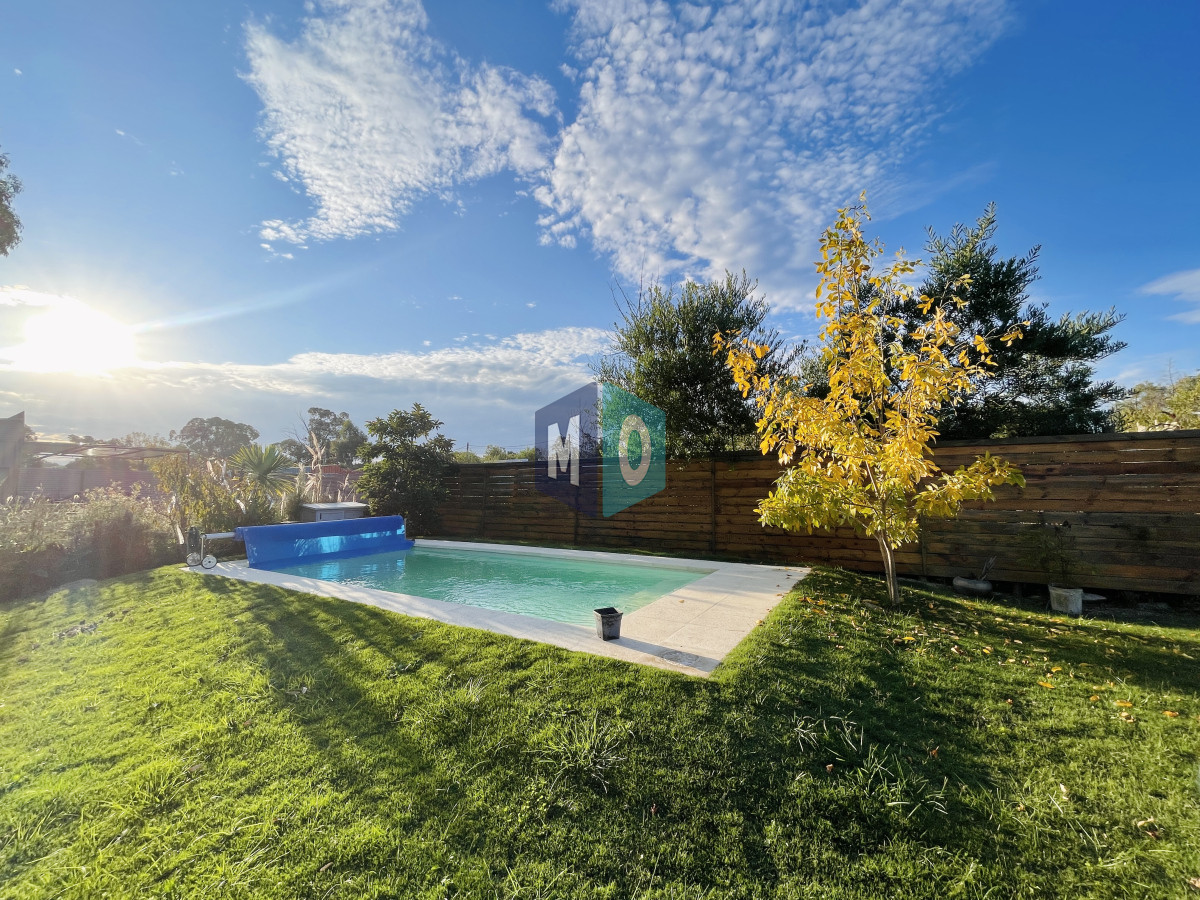 Casa ID.993 - Moderna Casa de 2 Dormitorios, Piscina Climatizada y Parrillero en La Barra, Alquiler Anual e Invernal