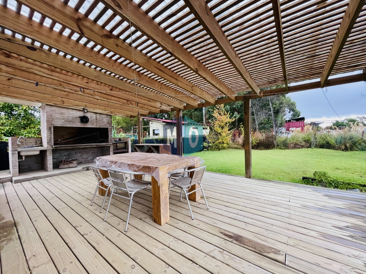 Casa ID.993 - Moderna Casa de 2 Dormitorios, Piscina Climatizada y Parrillero en La Barra, Alquiler Anual e Invernal