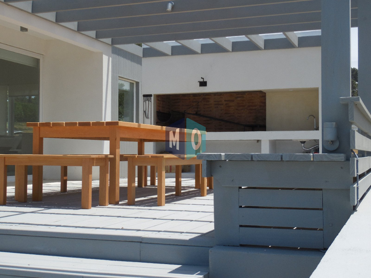 Casa ID.1010 - Excelente Casa de 5 Dormitorios en Barrio Privado Pinar del Faro, José Ignacio