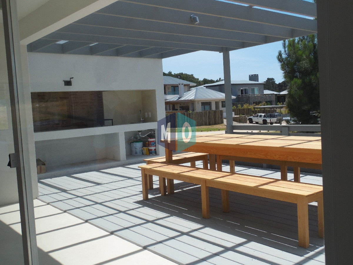 Casa ID.1010 - Excelente Casa de 5 Dormitorios en Barrio Privado Pinar del Faro, José Ignacio