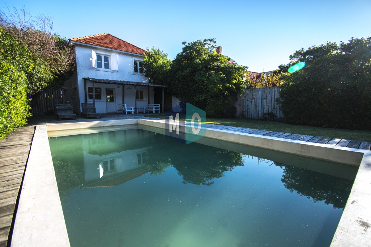 Casa ID.997 - Excelente Casa de 4 Dormitorios con Piscina y Parrillero en Montoya, La Barra
