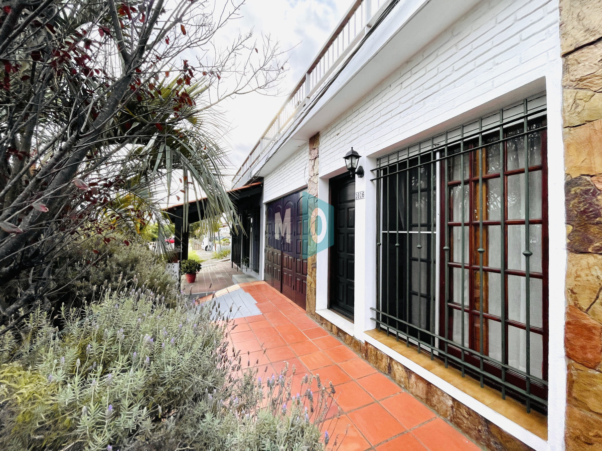 Casa ID.1034 - En Venta! Casa PH de 3 Dormitorios, Parrillero y Garage, en Maldonado, cerca de todo