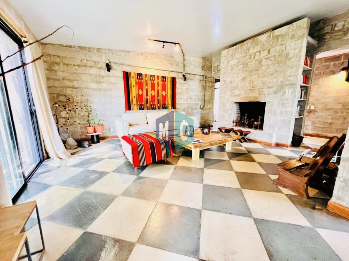 Casa ID.804 - Casa moderna en venta y alquiler anual de tres dormitorios en Parque Burnett, Pinares