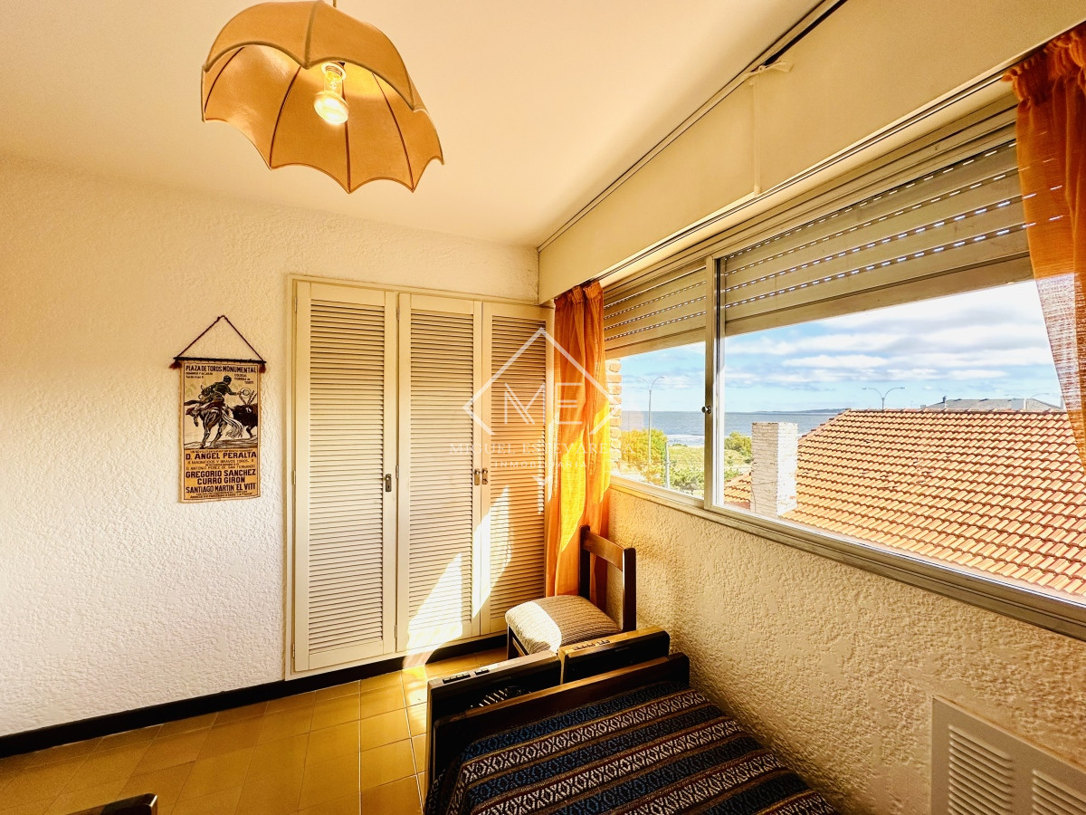 Apartamento ID.792 - Venta Apartamento Frente al Mar - Amplio, Luminoso, Cochera