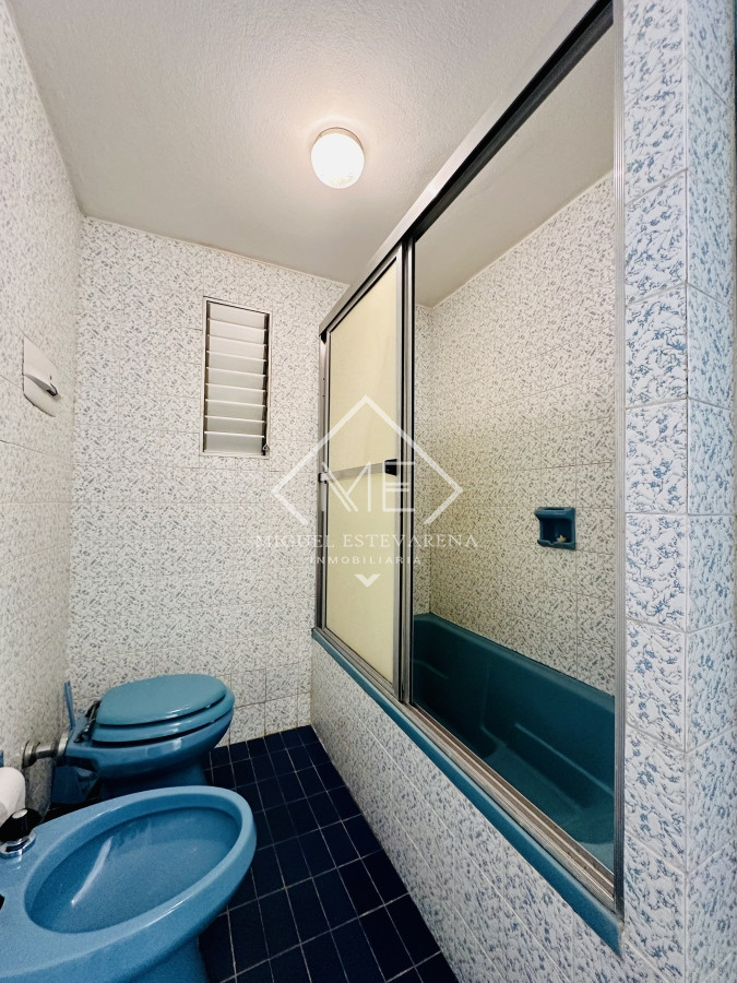 Apartamento ID.792 - Venta Apartamento Frente al Mar - Amplio, Luminoso, Cochera