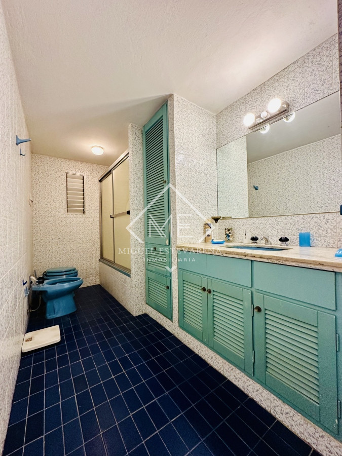 Apartamento ID.792 - Venta Apartamento Frente al Mar - Amplio, Luminoso, Cochera