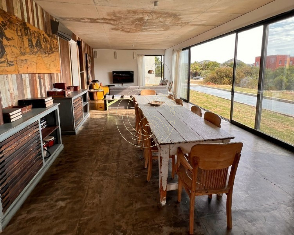 Casa ID.21092862 - Venta y alquiler temporario de maravillosa casa a pasos del Mar con cinco dormitorios en suite, Punta Piedras, Manantiales