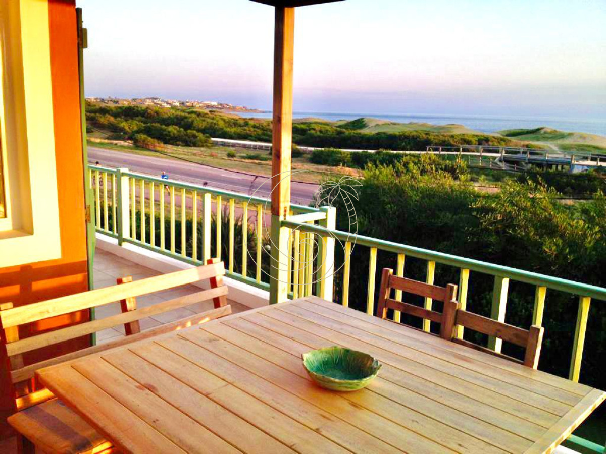 Casa ID.21092858 - Venta de casa amplia de construcción sólida sobre primera fila de Mar en La Juanita, José Ignacio