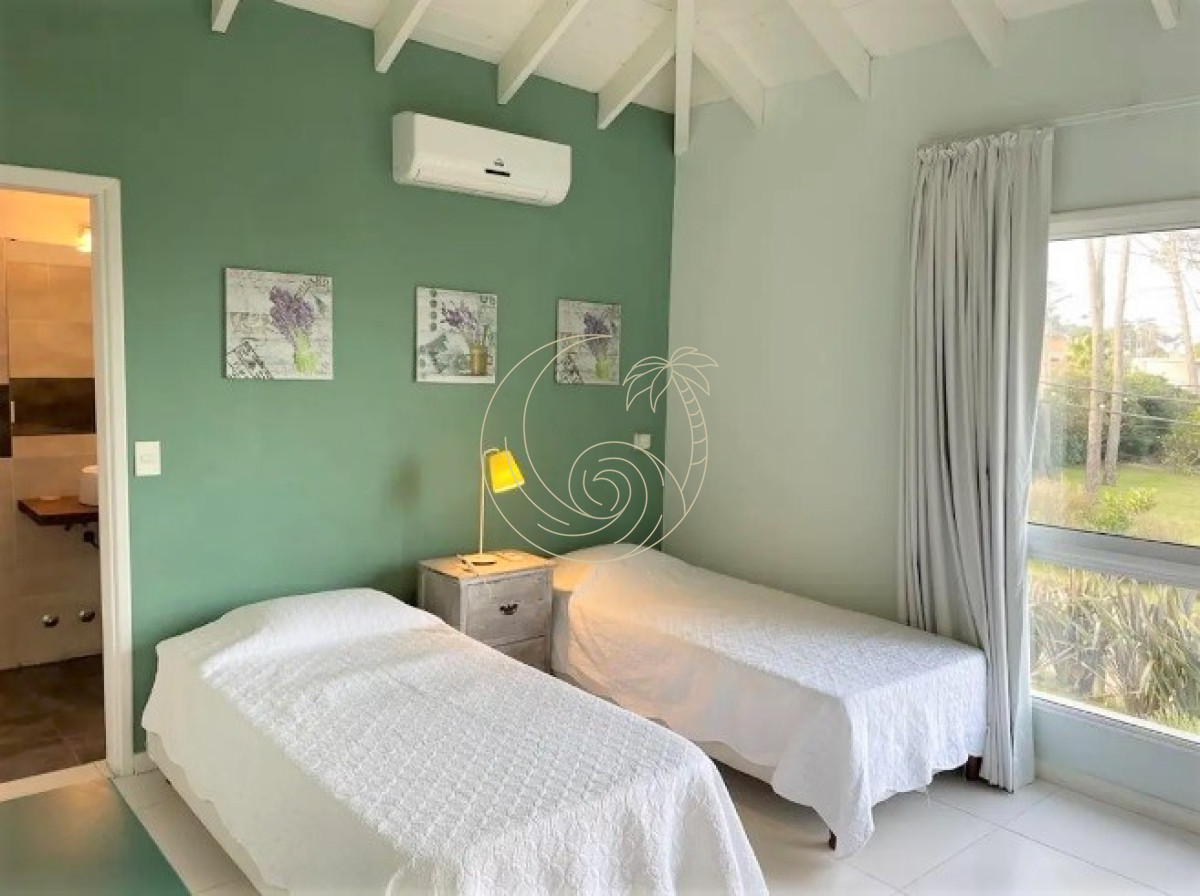 Casa ID.21092865 - Excelente Casa de 6 Dormitorios y Piscina en Montoya, La Barra