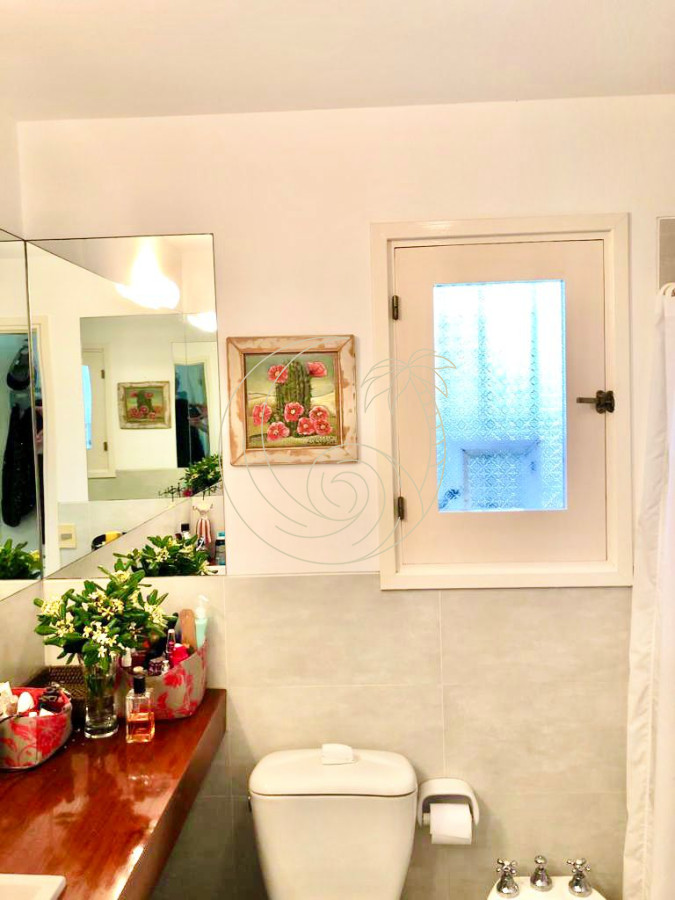 Casa ID.21092858 - Venta de casa amplia de construcción sólida sobre primera fila de Mar en La Juanita, José Ignacio