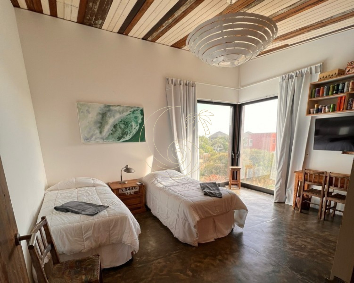 Casa ID.21092862 - Venta y alquiler temporario de maravillosa casa a pasos del Mar con cinco dormitorios en suite, Punta Piedras, Manantiales
