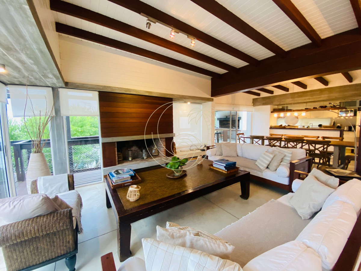 Casa ID.21092859 - Excelente Casa de 5 Dormitorios en Manantiales, Punta del Este
