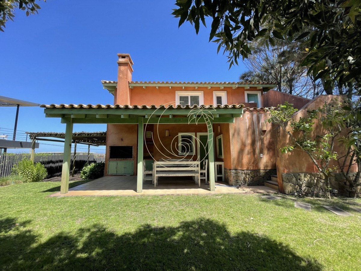 Casa ID.21092858 - Venta de casa amplia de construcción sólida sobre primera fila de Mar en La Juanita, José Ignacio