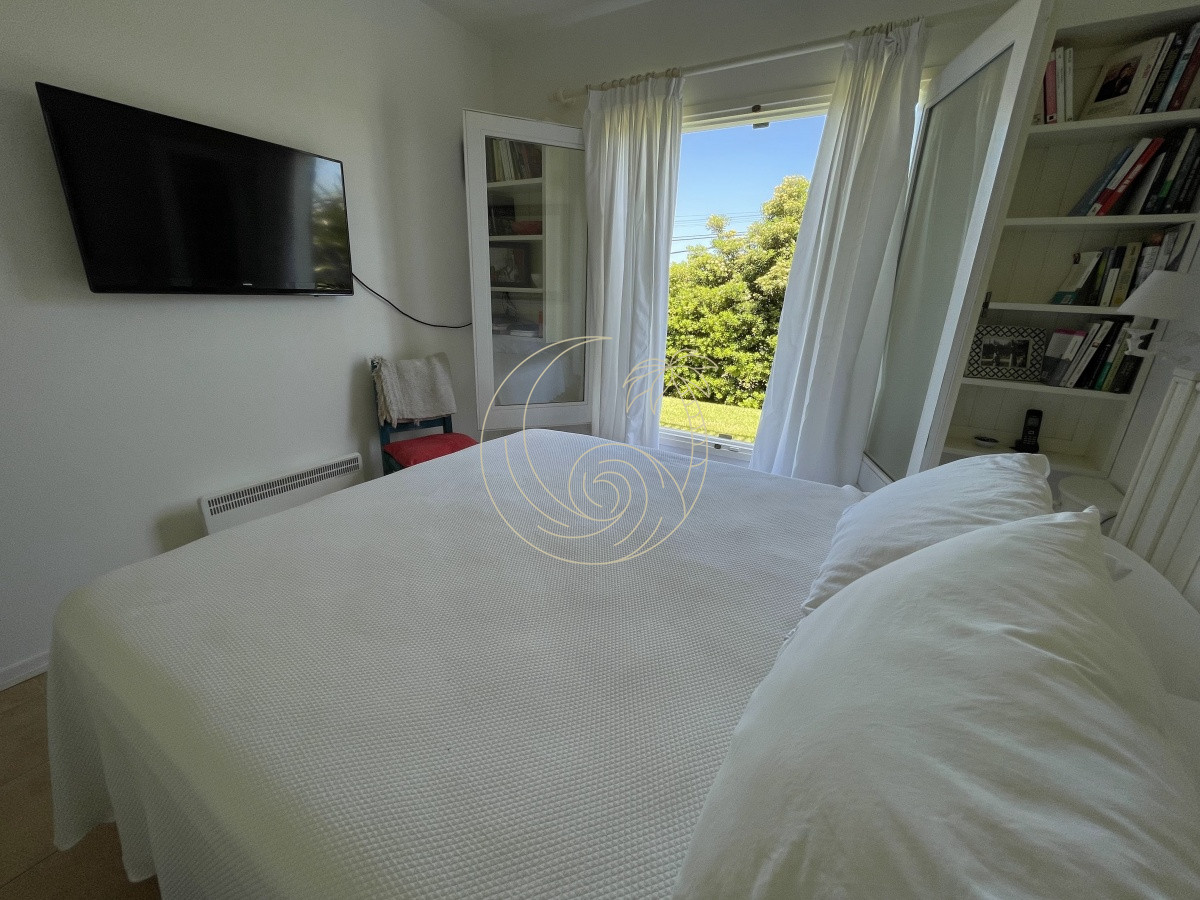 Casa ID.21092858 - Venta de casa amplia de construcción sólida sobre primera fila de Mar en La Juanita, José Ignacio