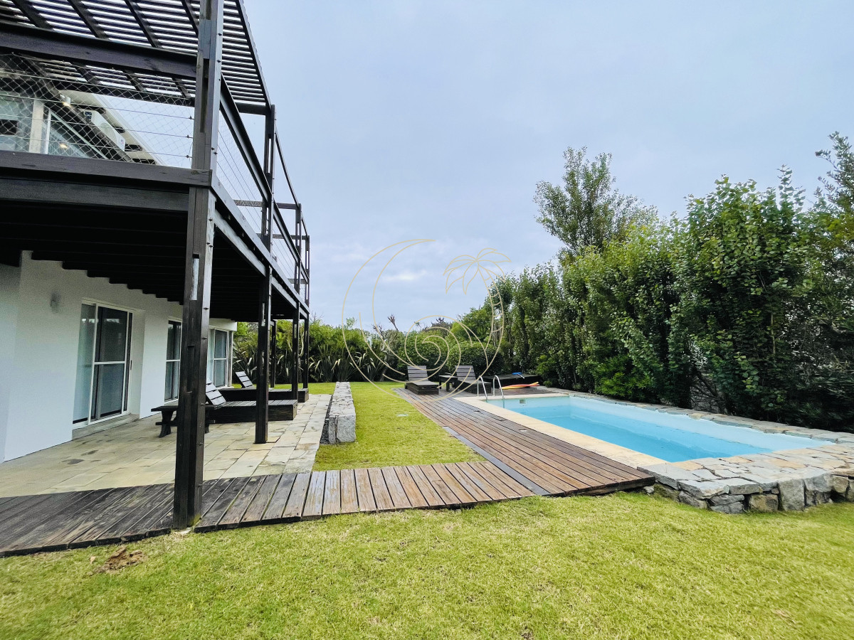 Casa ID.21092859 - Excelente Casa de 5 Dormitorios en Manantiales, Punta del Este