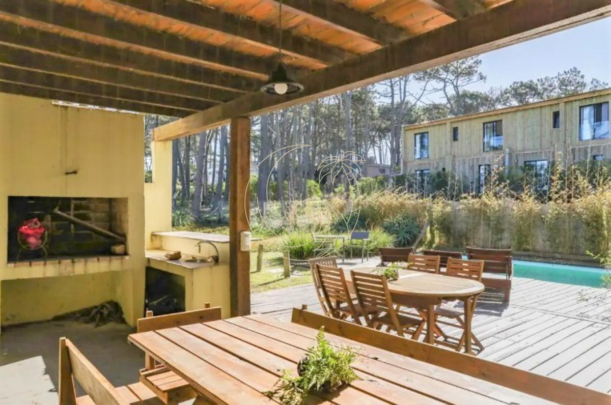Casa ID.21092865 - Excelente Casa de 6 Dormitorios y Piscina en Montoya, La Barra