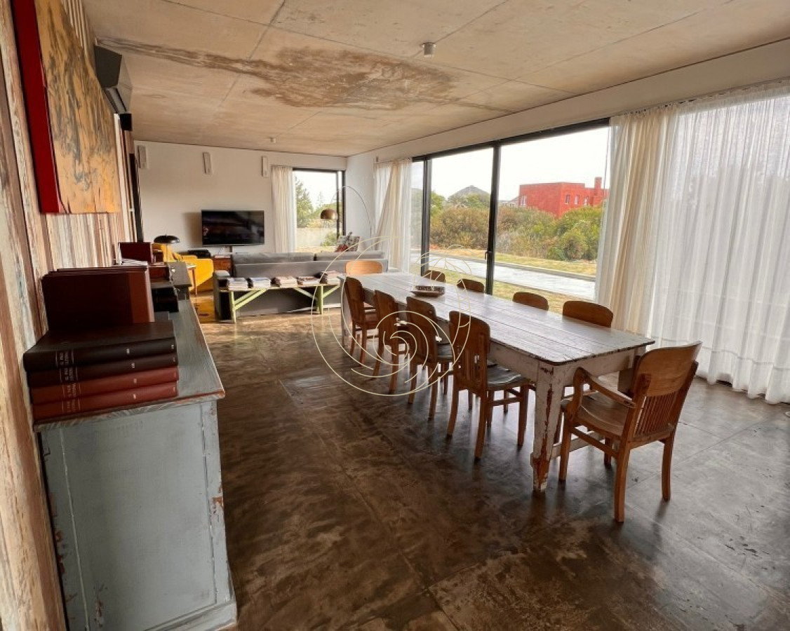 Casa ID.21092862 - Venta y alquiler temporario de maravillosa casa a pasos del Mar con cinco dormitorios en suite, Punta Piedras, Manantiales